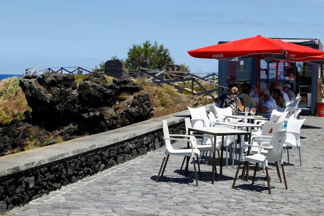 Magnólia - Casa com dois quartos junto ao mar - Renovada em 2022 Mosteiros  Exterior foto
